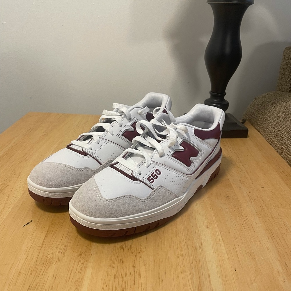 New Balance 550 Burgandy 9.5 M